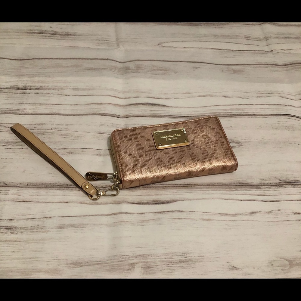 Authentic Michael Kors Phone Wristlet
